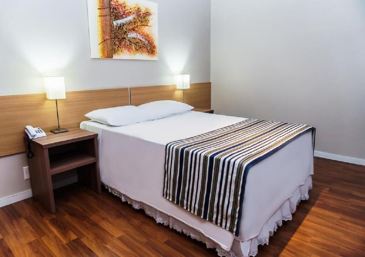 Nacional - Proximo Ao Complexo Hospitalar Santa Casa E Ufrgs Hotel 3*