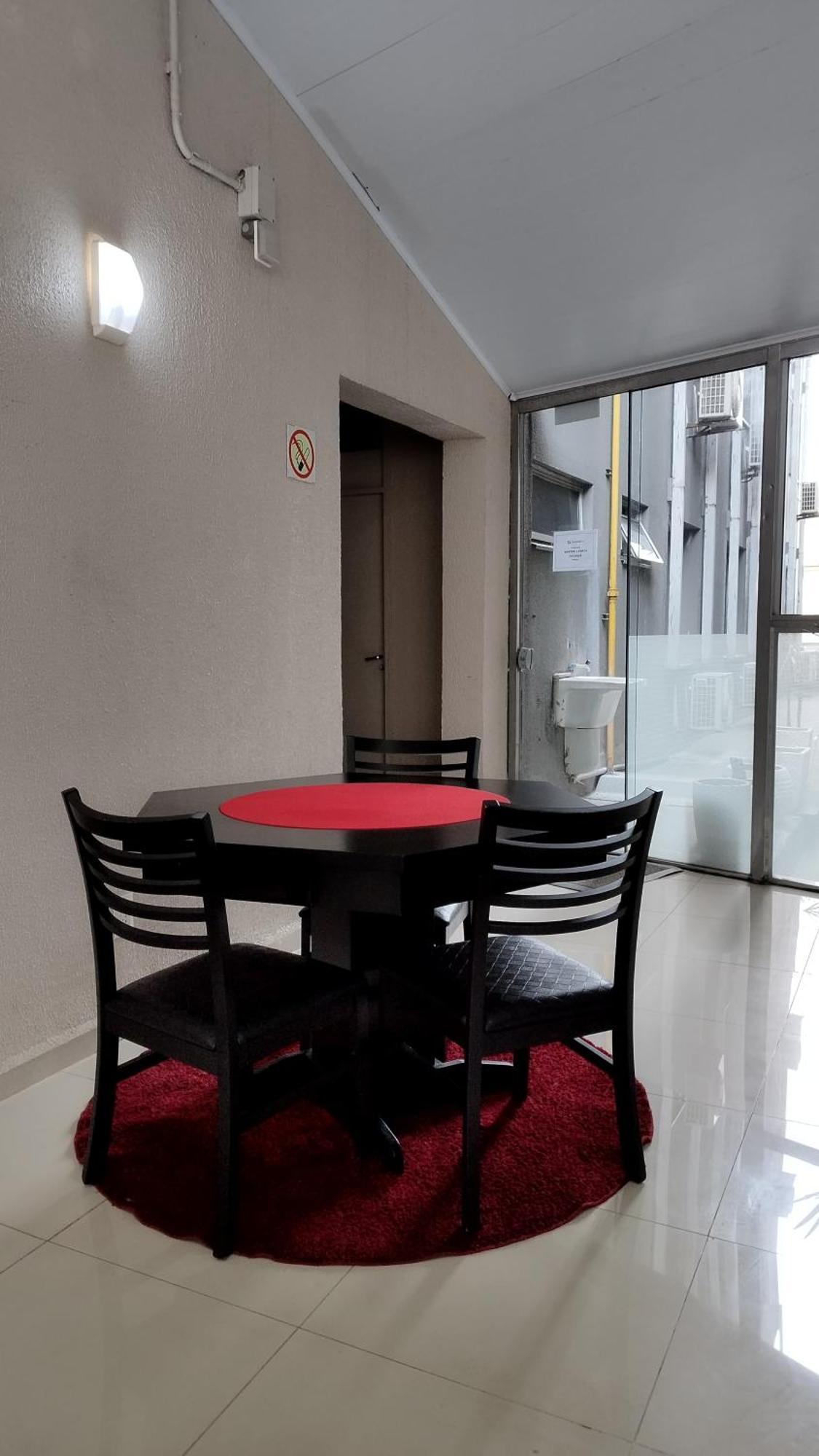 Nacional - Proximo Ao Complexo Hospitalar Santa Casa E Ufrgs 3* Porto Alegre